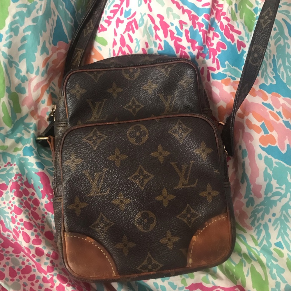 Authentic Louis Vuitton Crossbody!